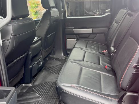 Used 2022 Ford F150 Lariat w/ Trailer Tow Package image 9