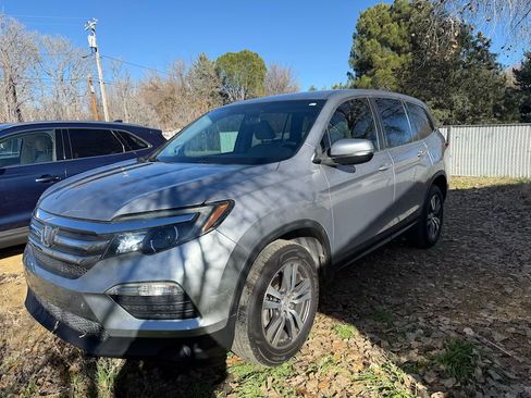 Used 2018 Honda Pilot EX image 2
