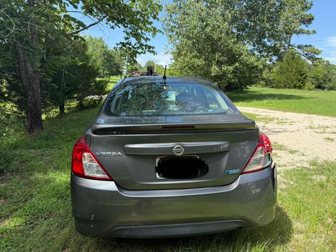Used 2016 Nissan Versa S Plus FWD image 10