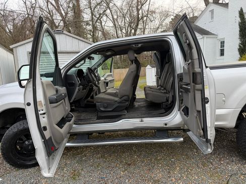 Used 2018 Ford F250 XLT image 11