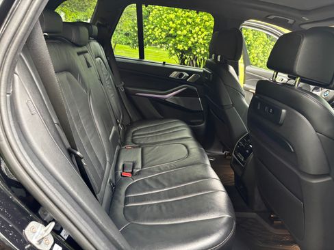 Used 2019 BMW X5 xDrive50i w/ M Sport Package AWD/4WD image 11