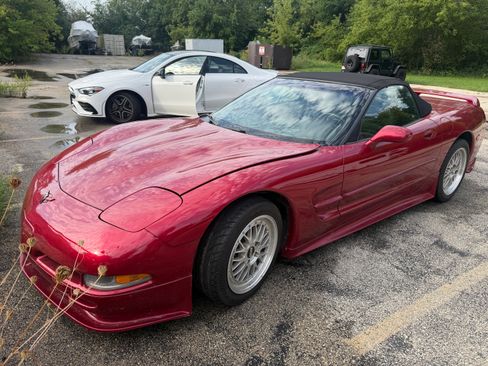 Used 2001 Chevrolet Corvette Convertible w/ Preferred Equipment Group2 RWD image 4