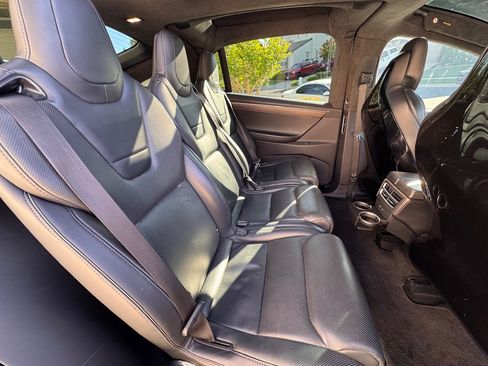 Used 2016 Tesla Model X 75D image 2