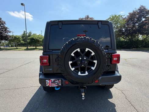 Used 2024 Jeep Wrangler Unlimited Rubicon 4xe w/ Safety Group AWD/4WD image 2