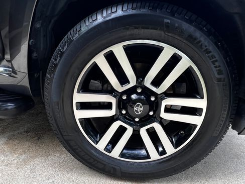 Used 2017 Toyota 4Runner Limited AWD/4WD image 17
