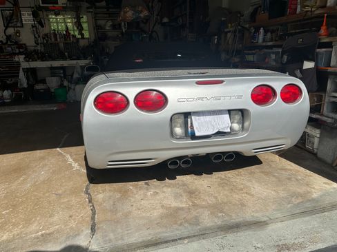 Used 2002 Chevrolet Corvette Convertible w/ Preferred Equipment Group2 RWD image 5