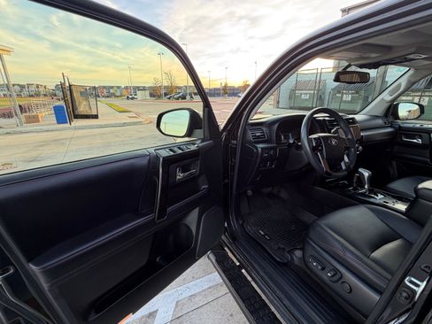 Used 2019 Toyota 4Runner TRD Off-Road Premium image 17