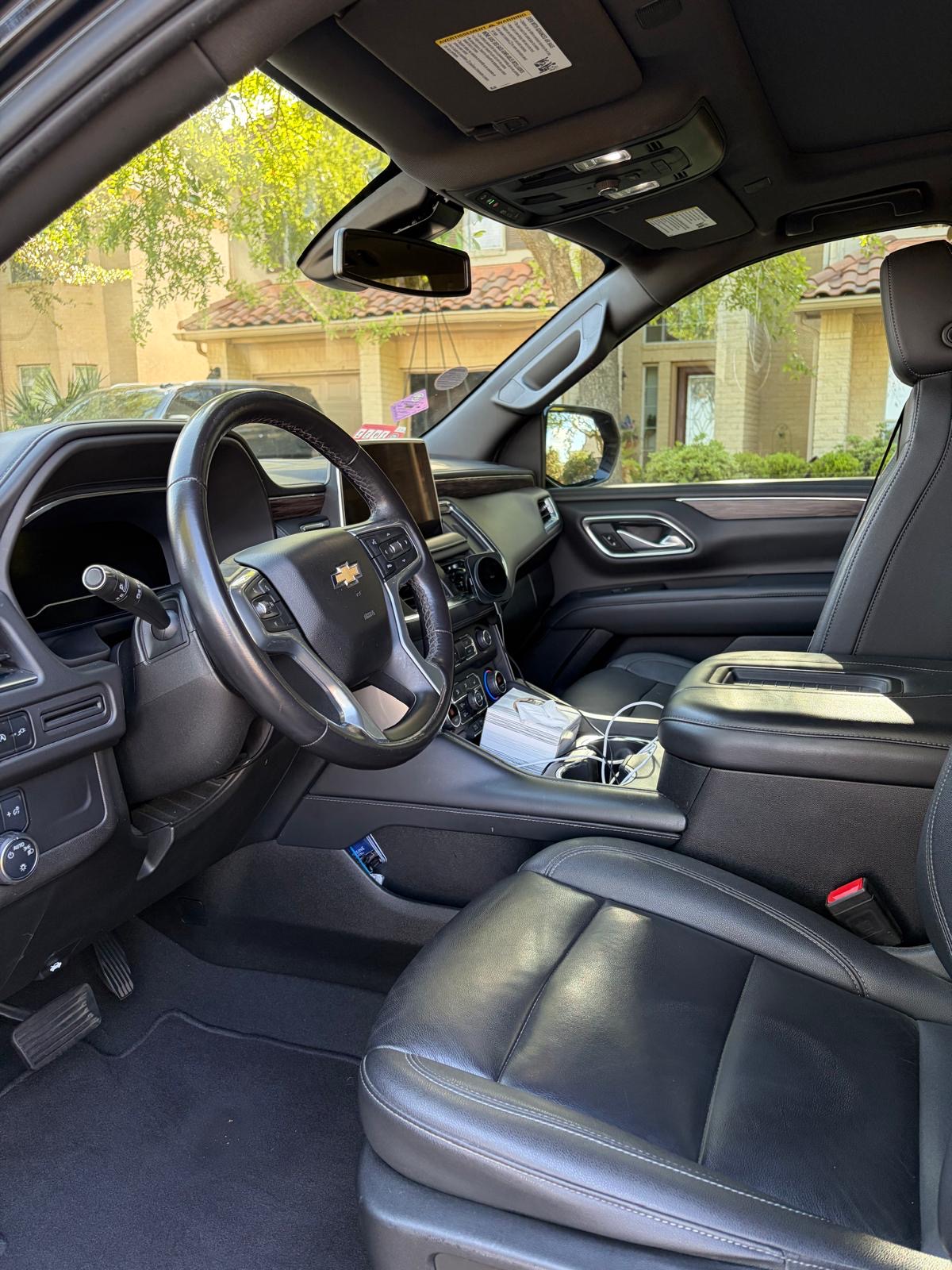 Used 2022 Chevrolet Suburban LT RWD image 17