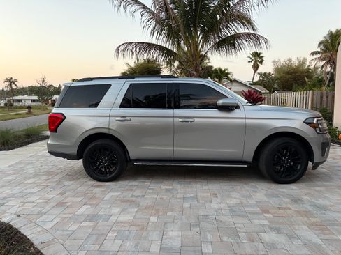 Used 2022 Ford Expedition XLT RWD image 15