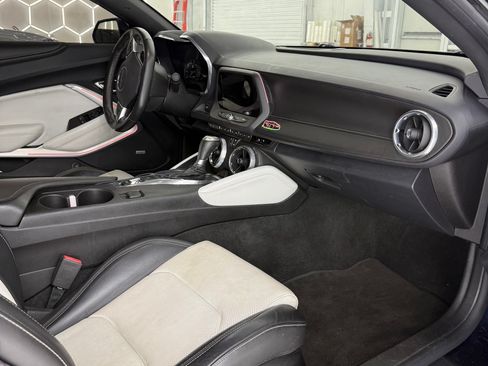 Used 2016 Chevrolet Camaro SS image 10