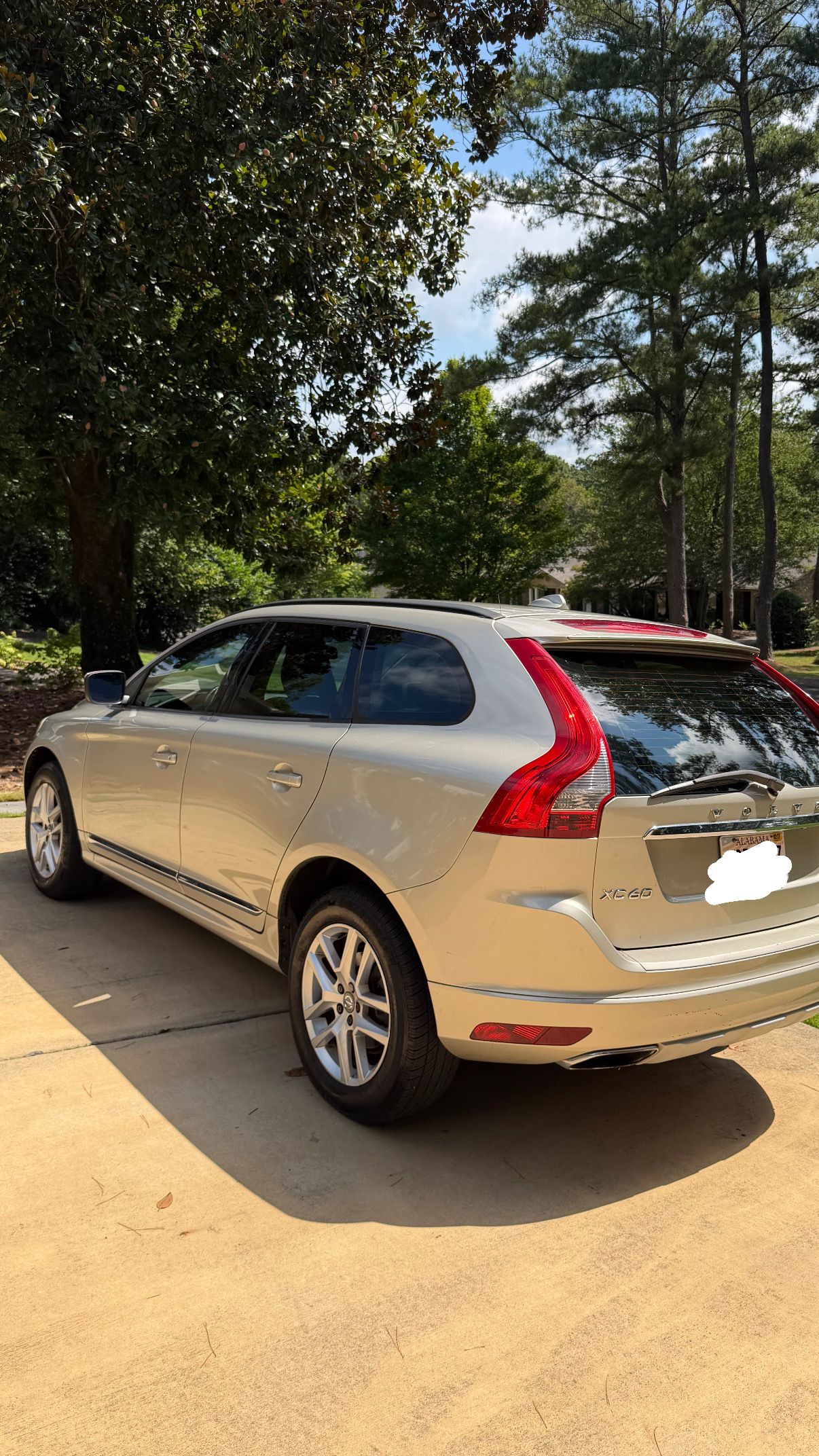Used 2017 Volvo XC60 T5 FWD image 2