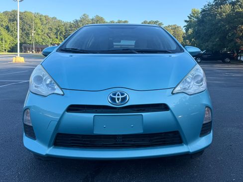 Used 2013 Toyota Prius C One FWD image 4