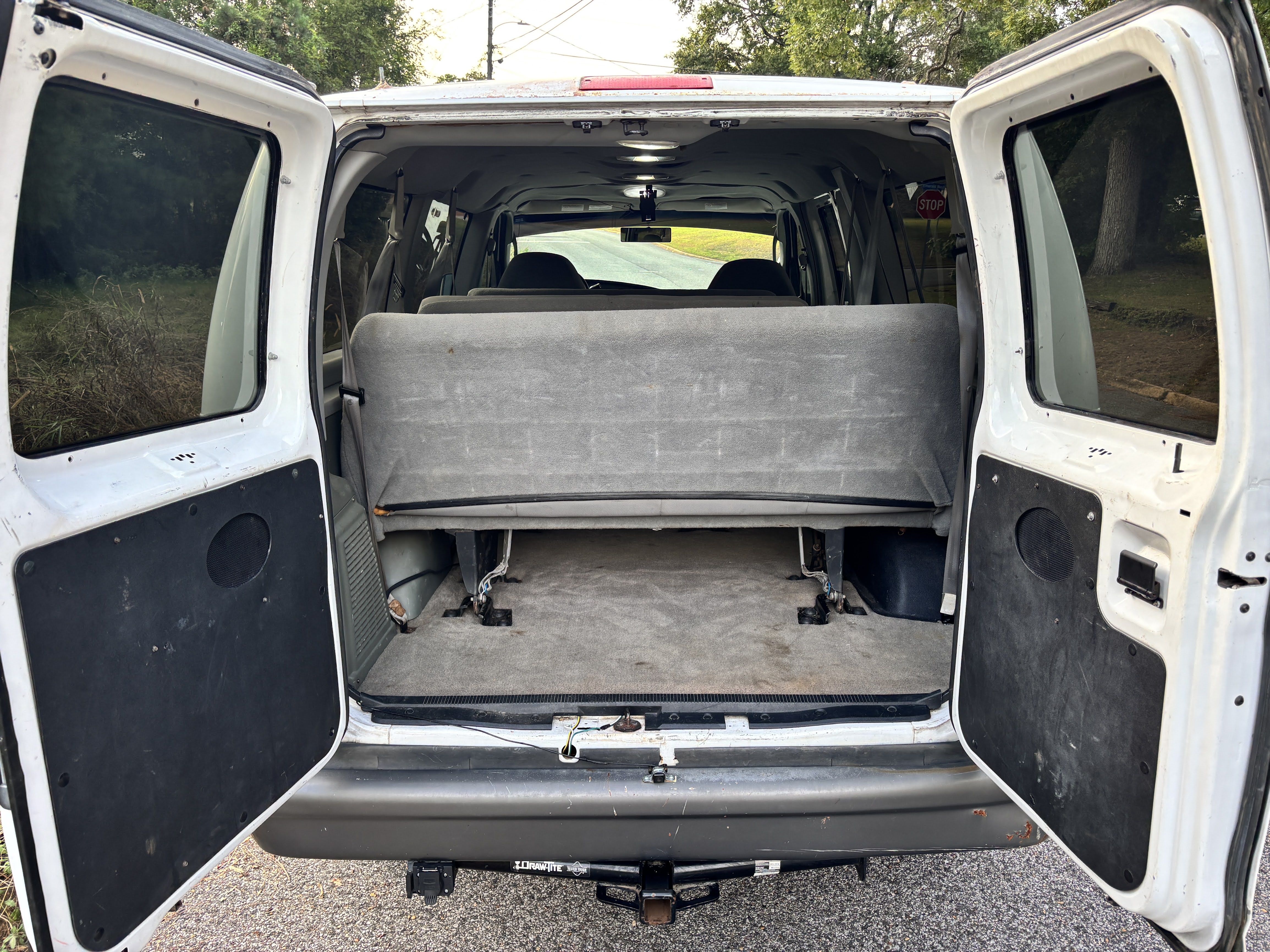 Used 2006 Ford E-350 and Econoline 350 XL RWD image 9