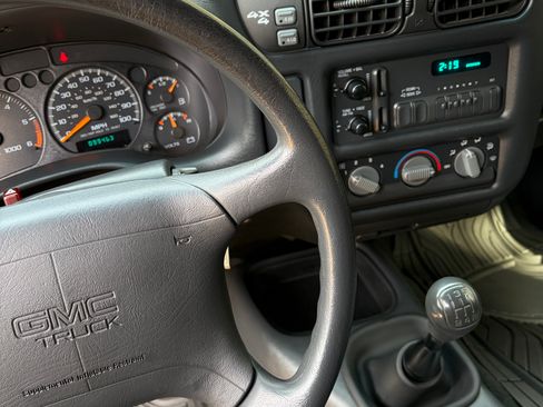 Used 1998 GMC Sonoma SLS w/ Highrider Suspension Pkg image 17