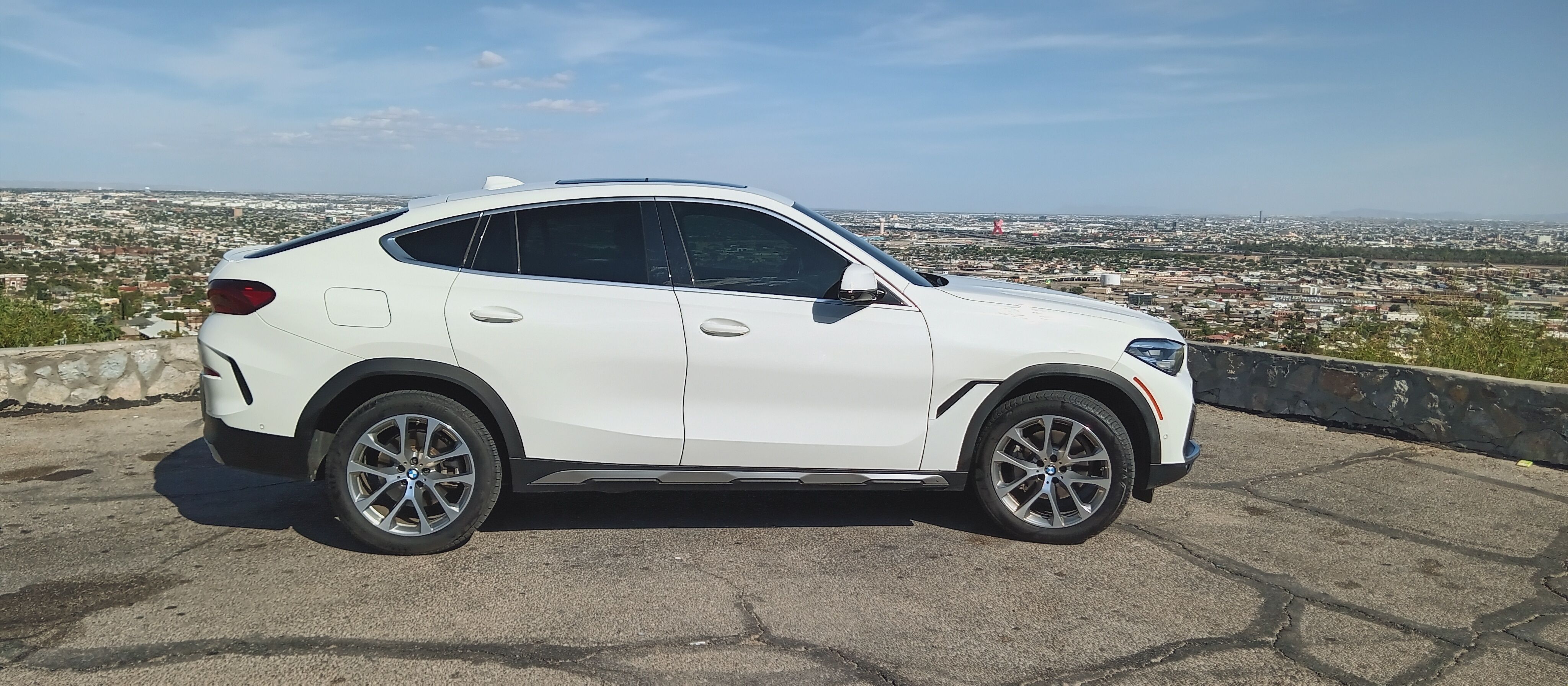 Used 2020 BMW X6 sDrive40i w/ Premium Package RWD image 11