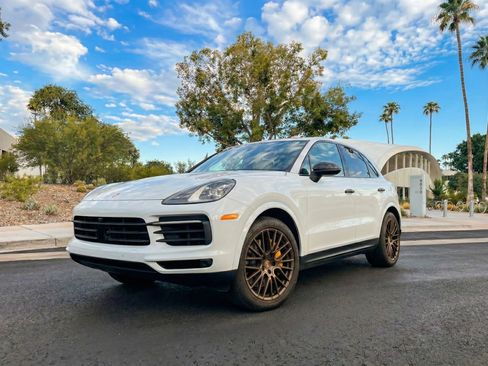 Used 2021 Porsche Cayenne image 5