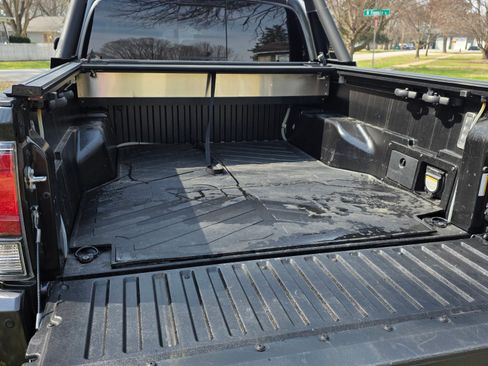 Used 2021 Toyota Tacoma Limited image 11