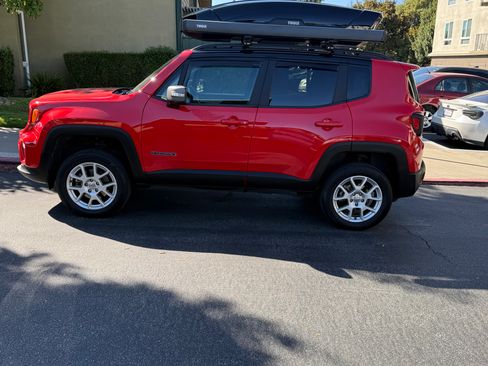 Used 2021 Jeep Renegade Limited AWD/4WD image 2