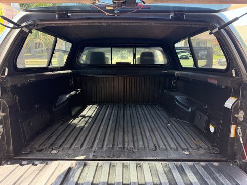 Used 2017 Toyota Tacoma TRD Sport RWD image 5