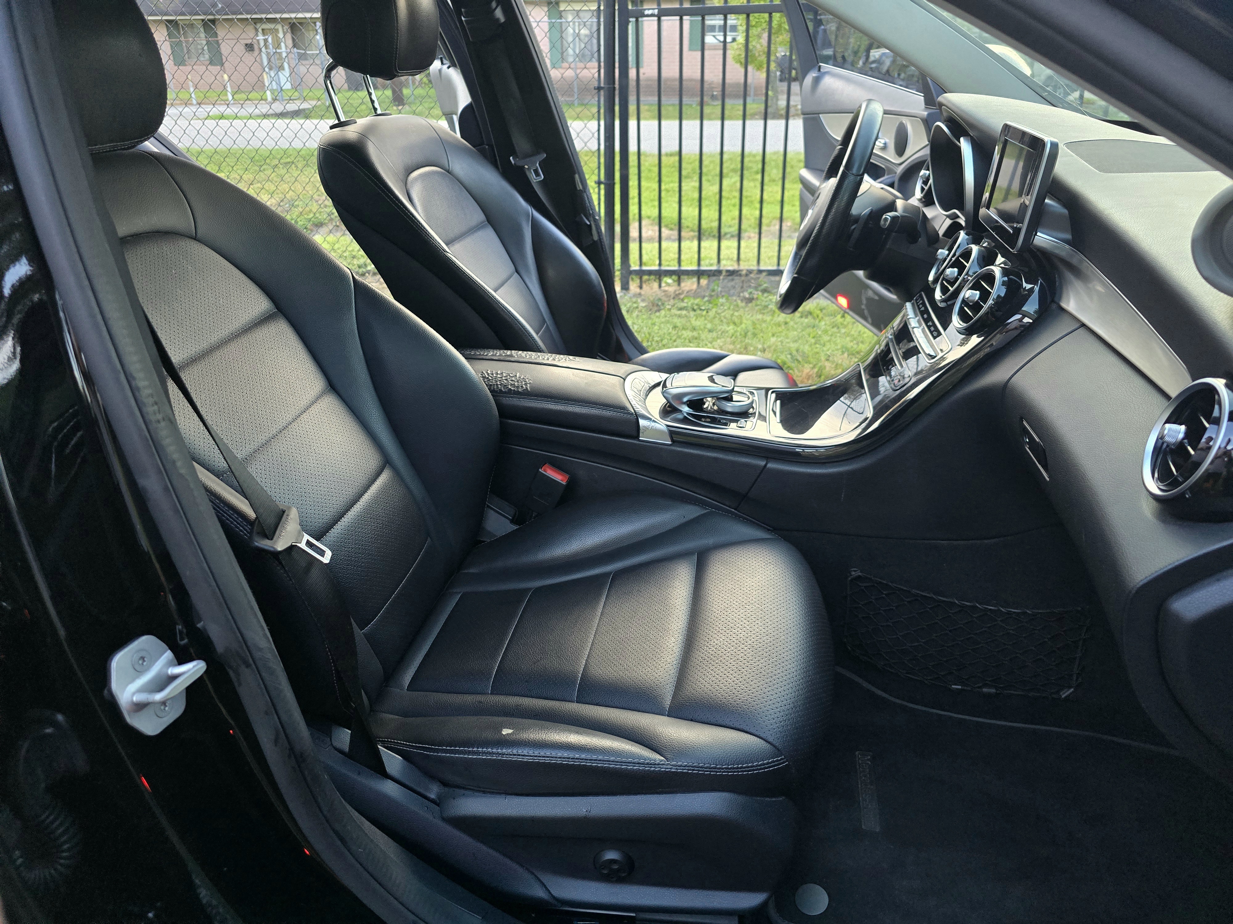 Used 2016 Mercedes-Benz C 300 Sedan image 10