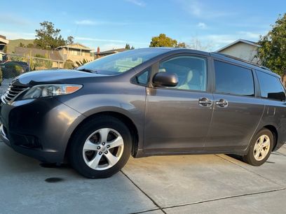 Used 2014 Toyota Sienna LE