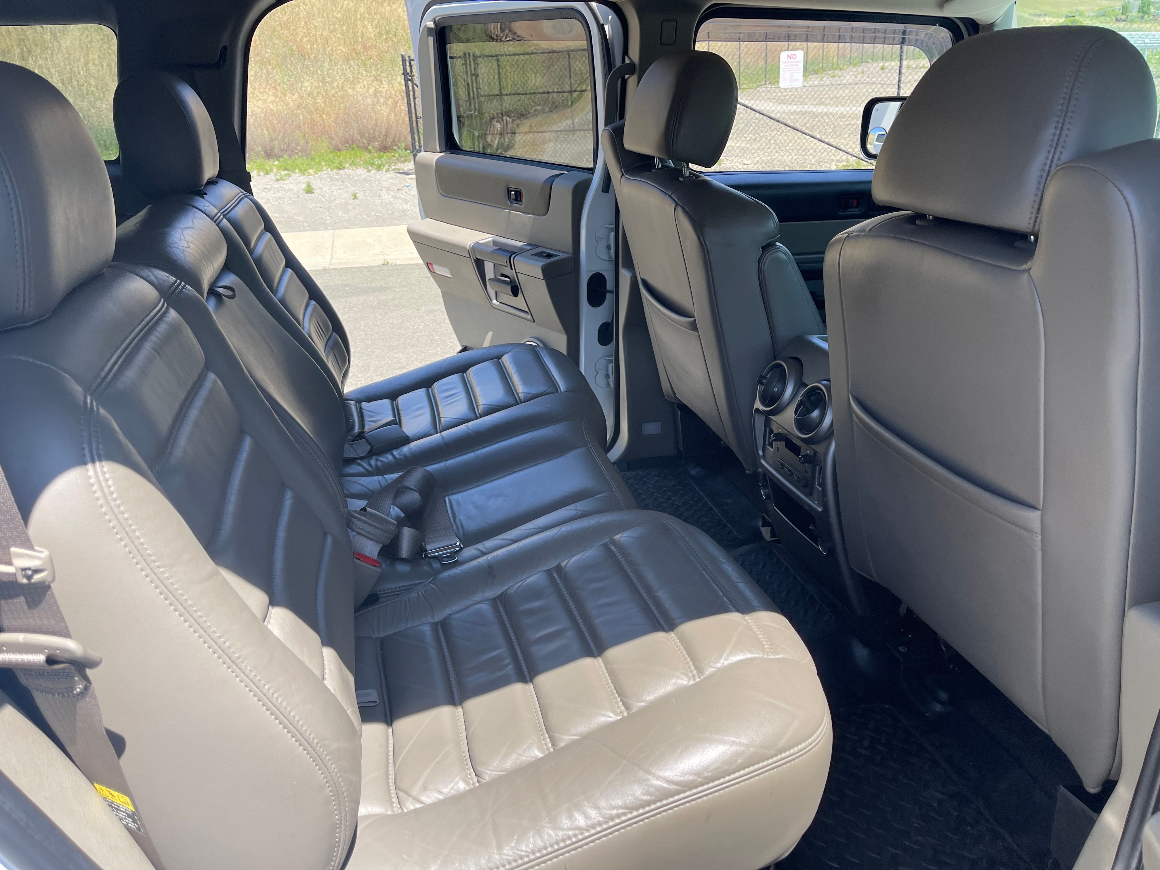 Used 2003 HUMMER H2 w/ Preferred Equipment Group AWD/4WD image 12