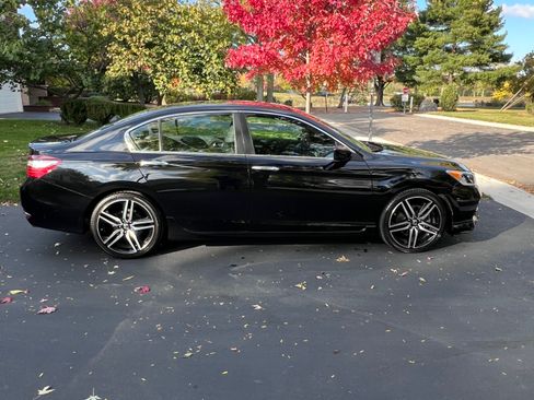 Used 2017 Honda Accord Sport Special Edition image 2