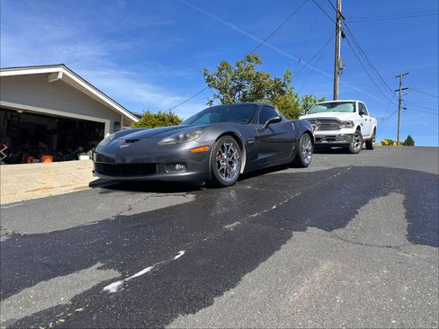 Used 2012 Chevrolet Corvette Z06 w/ 2LZ Preferred Equipment Group image 8