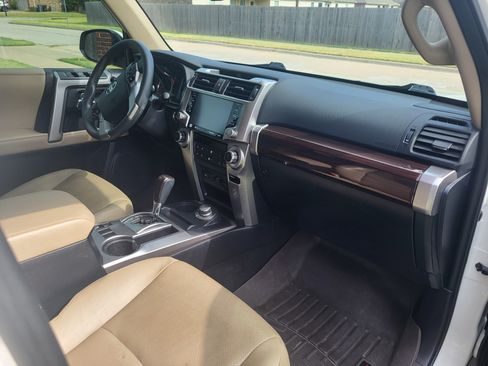 Used 2022 Toyota 4Runner Limited AWD/4WD image 8