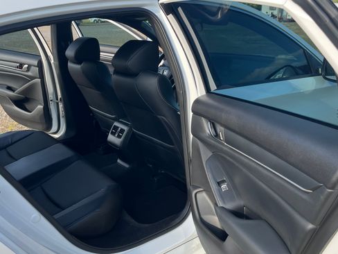 Used 2018 Honda Accord Sport image 13
