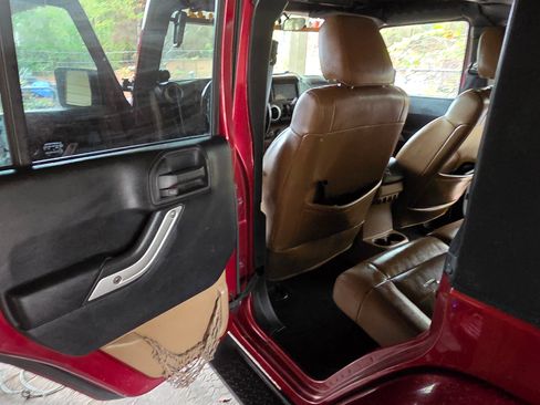 Used 2011 Jeep Wrangler Unlimited Sahara w/ Dual Top Group image 17