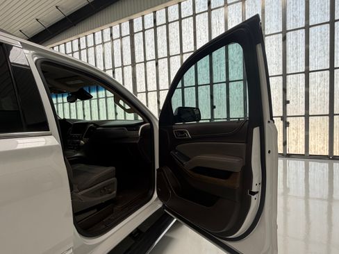 Used 2018 GMC Yukon XL Denali w/ Denali Ultimate Package AWD/4WD image 25