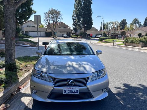 Used 2014 Lexus ES 350 w/ Luxury Package FWD image 7