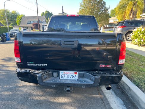 Used 2010 GMC Sierra 1500 Denali image 5