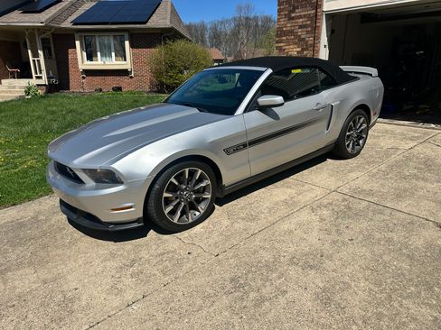 Used 2012 Ford Mustang GT Premium image 1