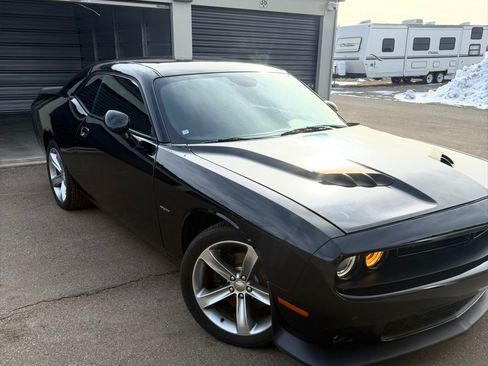 Used 2015 Dodge Challenger R/T w/ Quick Order Package 22B R/T image 4