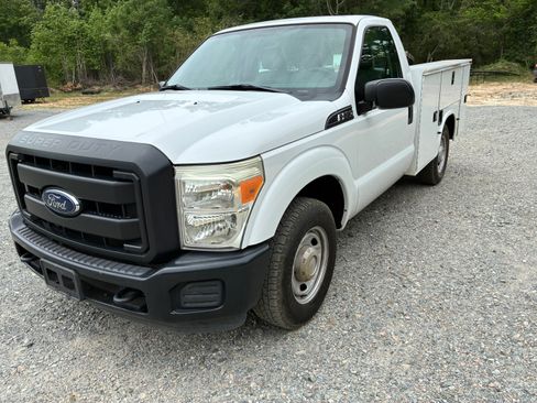Used 2015 Ford F250 XL RWD image 1