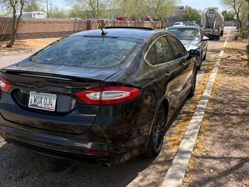 Used 2014 Ford Fusion Energi Titanium w/ Driver Assist Package FWD image 5