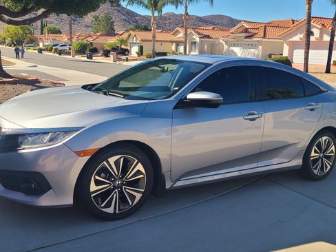 Used 2017 Honda Civic EX-T image 1