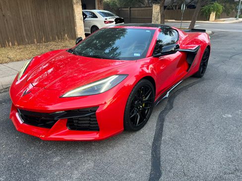 Used 2024 Chevrolet Corvette Z06 RWD image 12