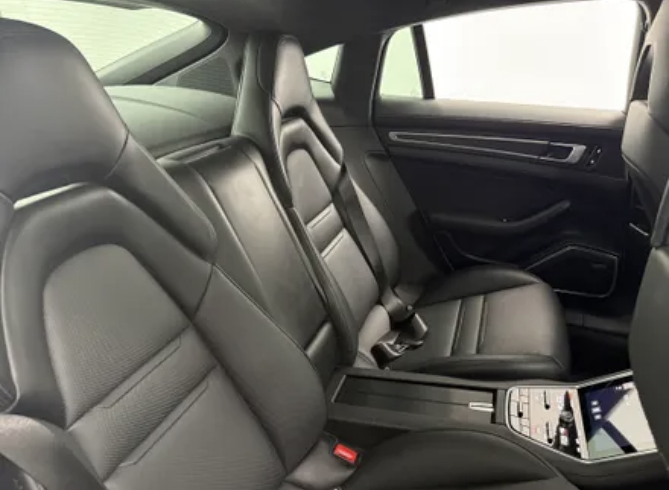 Used 2019 Porsche Panamera GTS AWD/4WD image 4