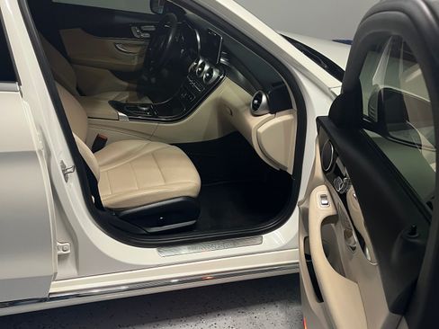 Used 2017 Mercedes-Benz C 300 Sedan image 4