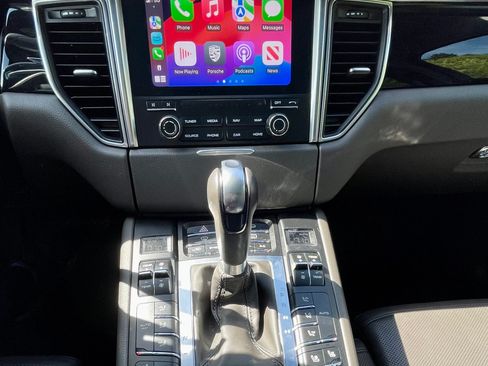 Used 2017 Porsche Macan S image 18