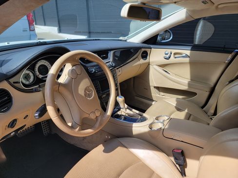 Used 2006 Mercedes-Benz CLS 55 AMG image 11