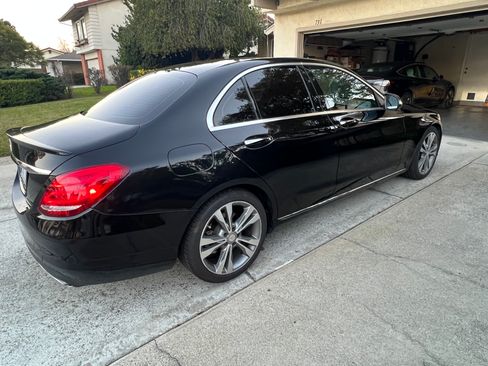 Used 2015 Mercedes-Benz C 300 Sedan image 4