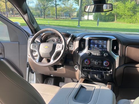 Used 2022 Chevrolet Silverado 2500 LTZ w/ LTZ Plus Package image 6