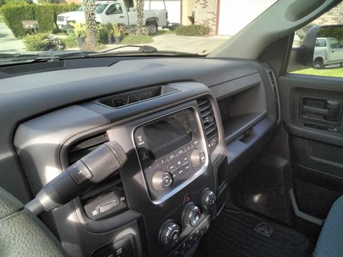 Used 2018 RAM 2500 Tradesman w/ Chrome Appearance Group image 5