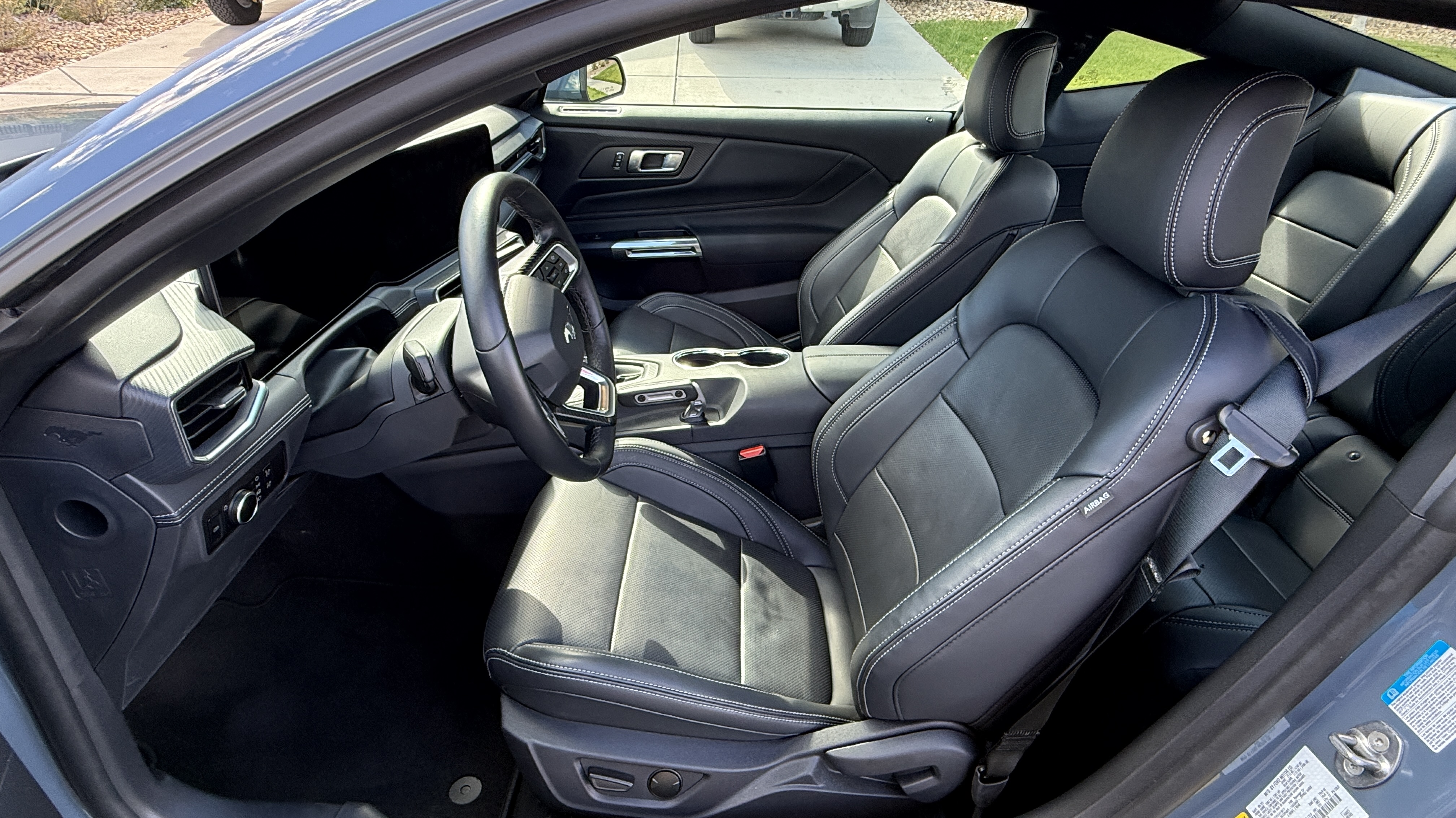 Used 2025 Ford Mustang GT Premium w/ GT Performance Package RWD image 17