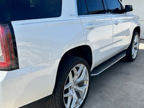 Used 2018 GMC Yukon SLE w/ SLE Value Package image 13