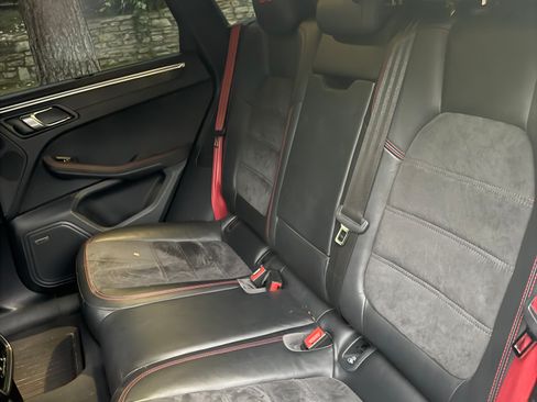 Used 2018 Porsche Macan GTS w/ Premium Package Plus image 17